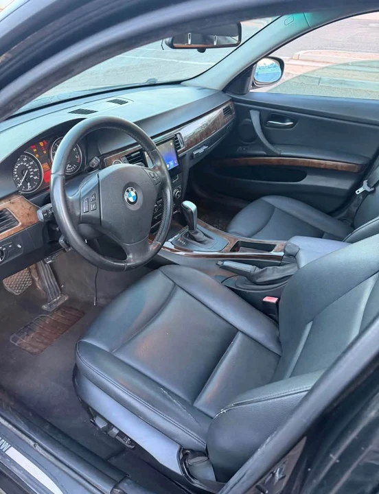 2009 BMW E90 3 Series Sedan - Image 2 of 7
