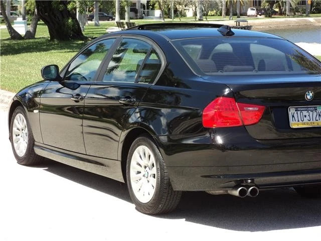 2009 BMW E90 3 Series Sedan - Image 3 of 12