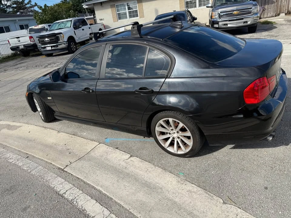 2009 BMW E90 3 Series Sedan - Image 3 of 5