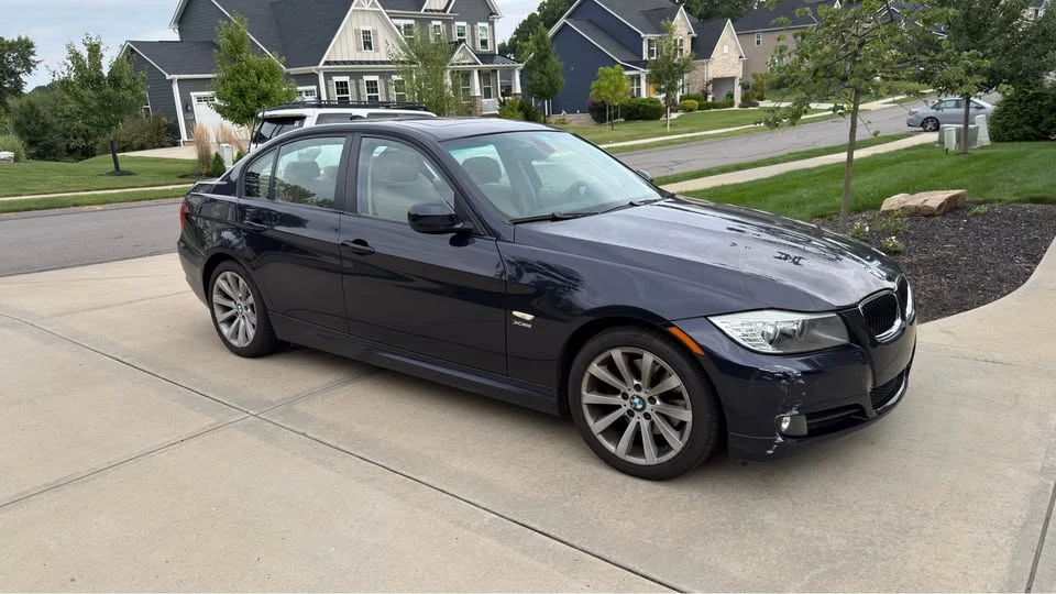 2009 BMW E90 3 Series Sedan - Image 2 of 9