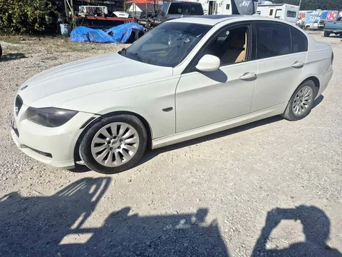 2009 BMW 3 Series 328xi Sedan 4D