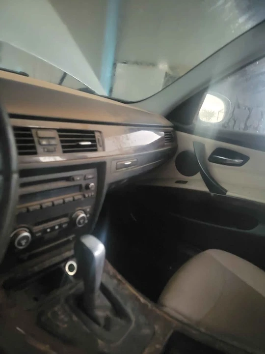 2009 BMW E90 3 Series Sedan - Image 3 of 7