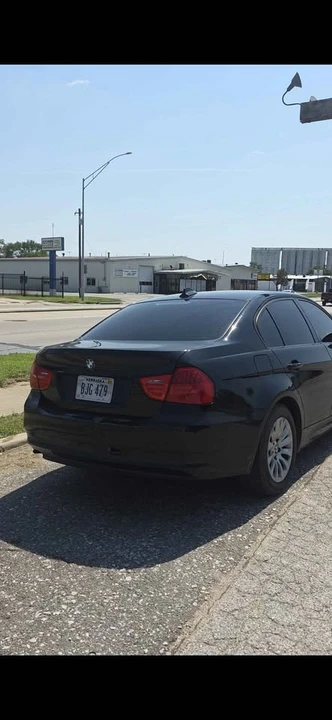 2009 BMW E90 3 Series Sedan - Image 4 of 4