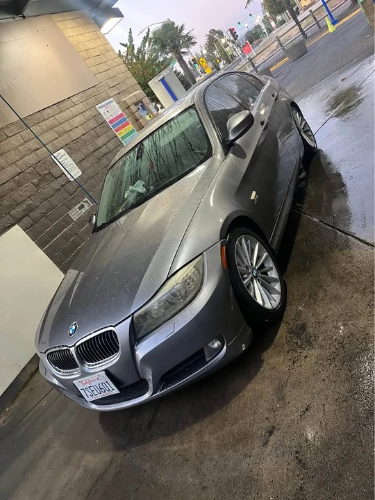 2009 BMW E90 3 Series Sedan - Image 3 of 9