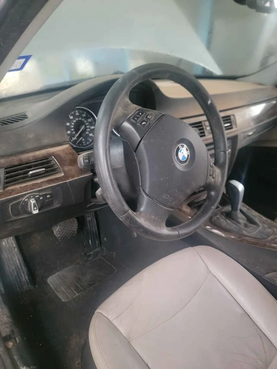 2009 BMW E90 3 Series Sedan - Image 6 of 7