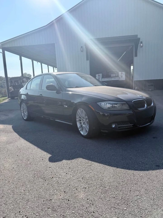 2009 BMW E90 3 Series Sedan - Image 2 of 9