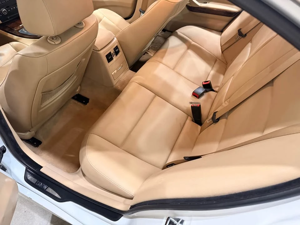 2009 BMW E90 3 Series Sedan - Image 9 of 13