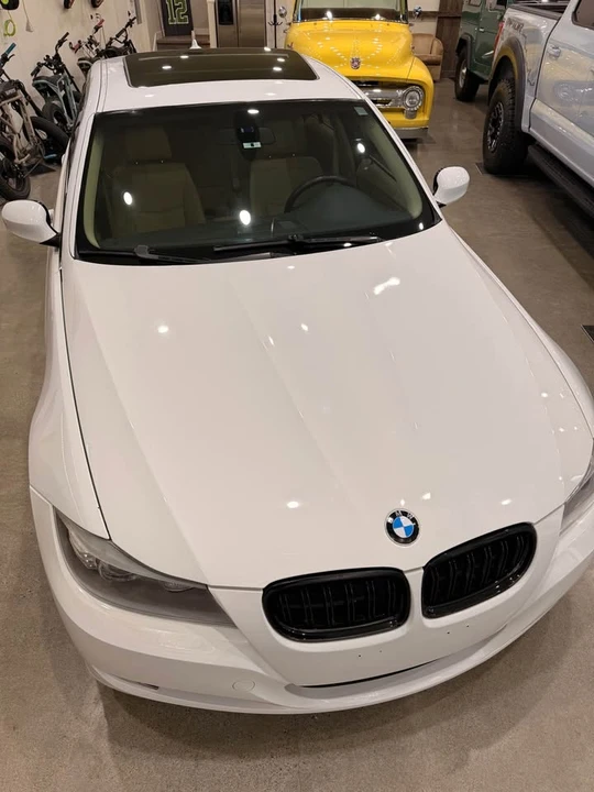 2009 BMW E90 3 Series Sedan - Image 4 of 13