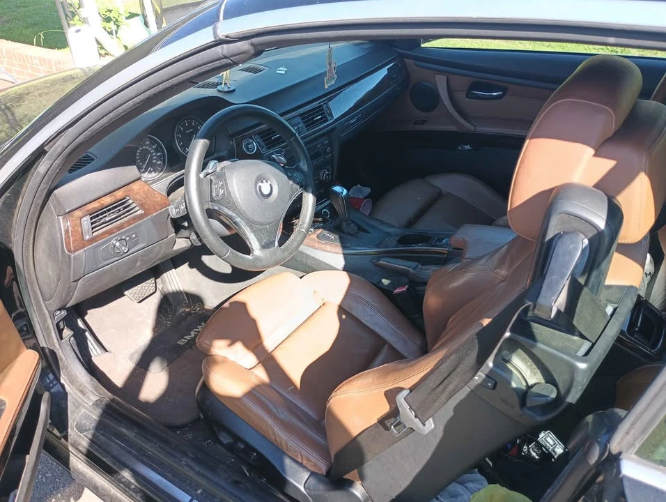 2009 BMW E93 335i Convertible - Image 4 of 4