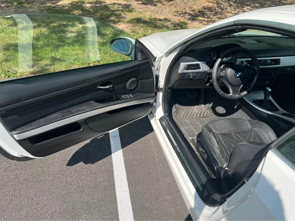 2009 BMW E93 335i Convertible - Image 6 of 10