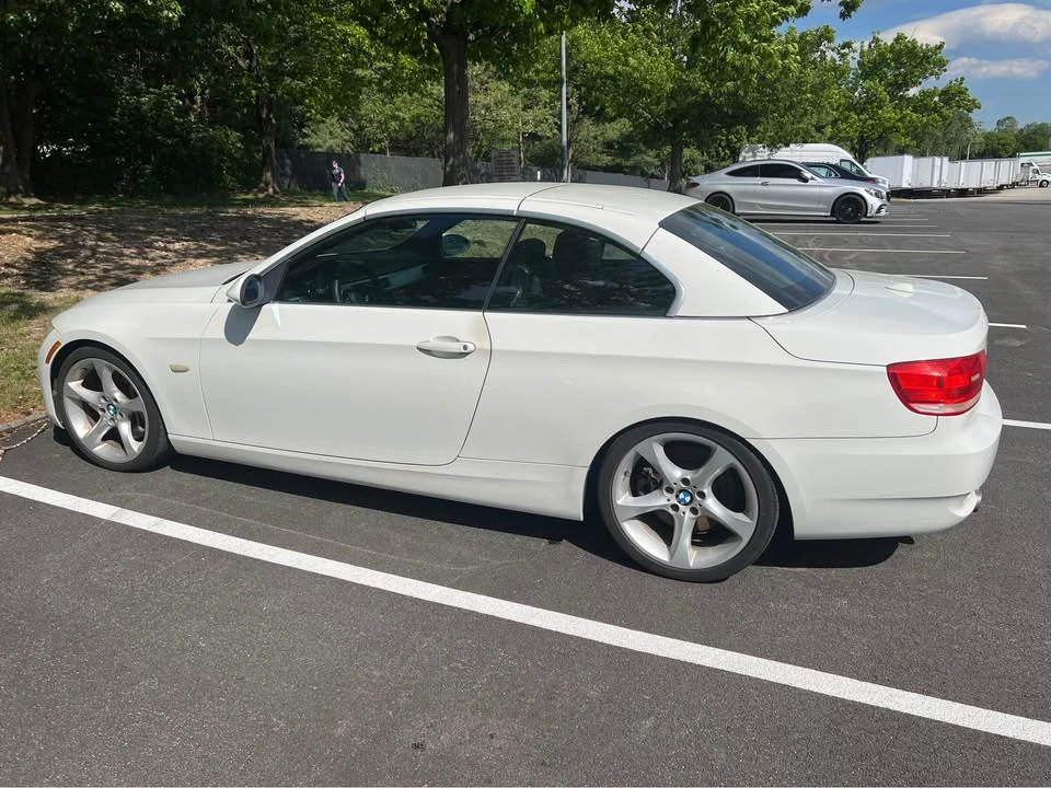 2009 BMW E93 335i Convertible - Image 2 of 10