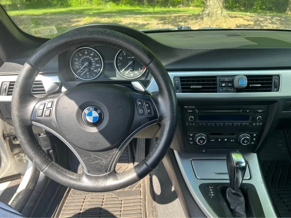 2009 BMW E93 335i Convertible - Image 8 of 10