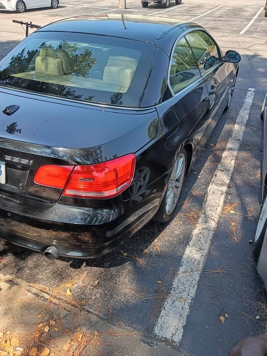 2009 BMW E93 335i Convertible - Image 2 of 3