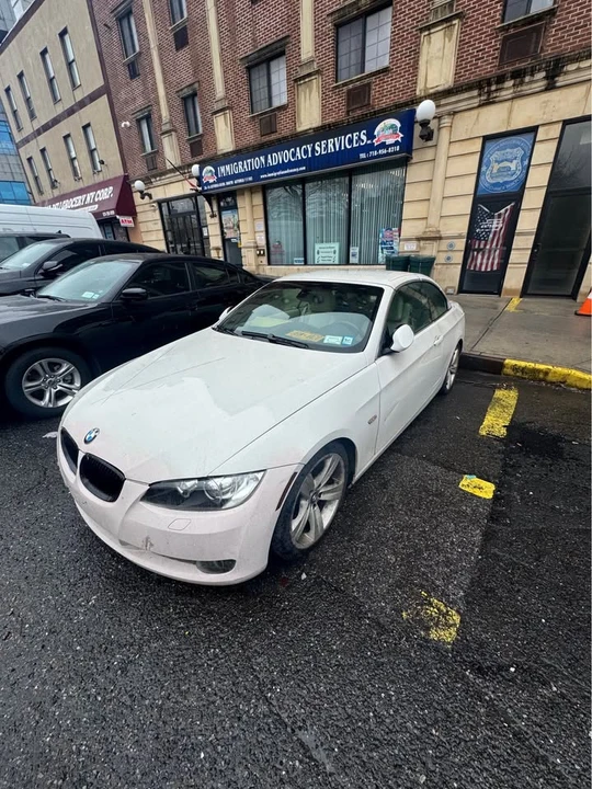 2009 BMW E93 335i Convertible - Image 6 of 7
