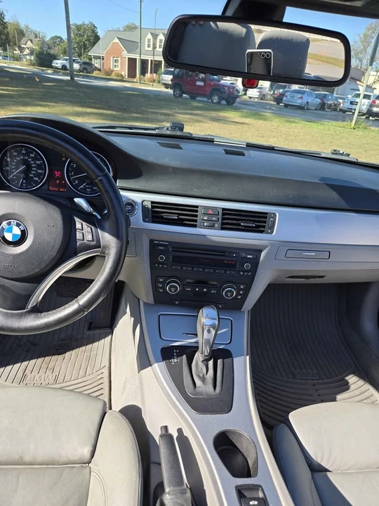 2009 BMW E93 335i Convertible - Image 13 of 14