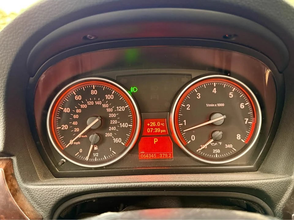 2009 BMW E93 335i Convertible - Image 10 of 16