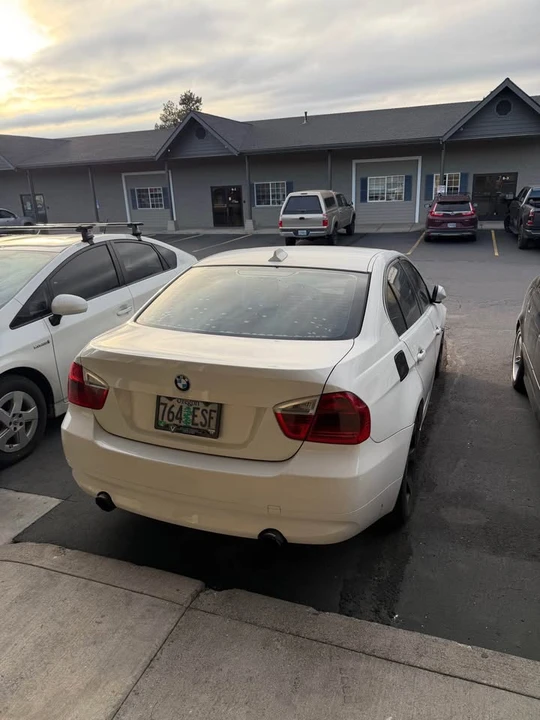 2009 BMW E90 335i Sedan - Image 2 of 4