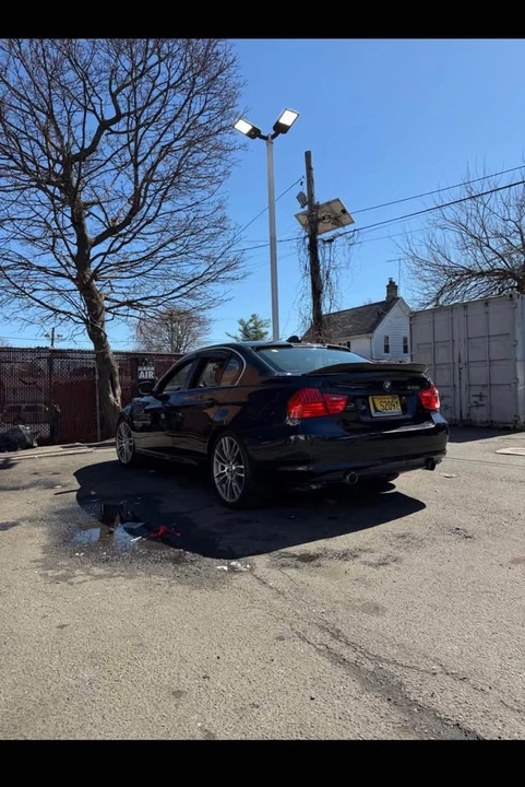 2009 BMW E90 335i Sedan - Image 2 of 2