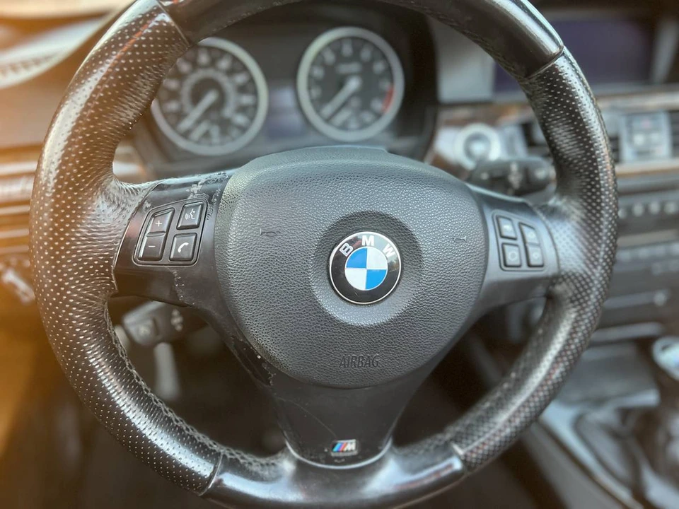 2009 BMW E93 335i Convertible - Image 2 of 11
