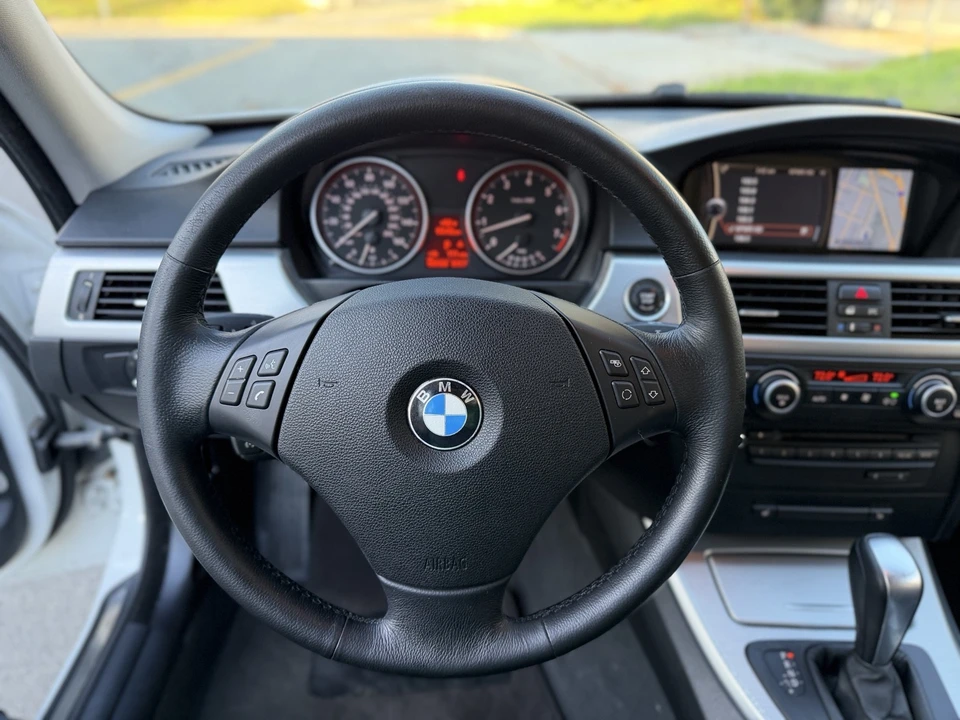2009 BMW E90 3 Series Sedan - Image 11 of 20