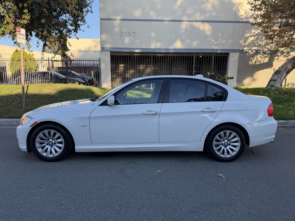 2009 BMW E90 3 Series Sedan - Image 6 of 20