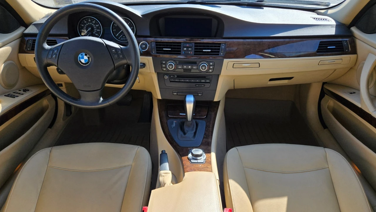 2009 BMW E90 3 Series Sedan - Image 11 of 20