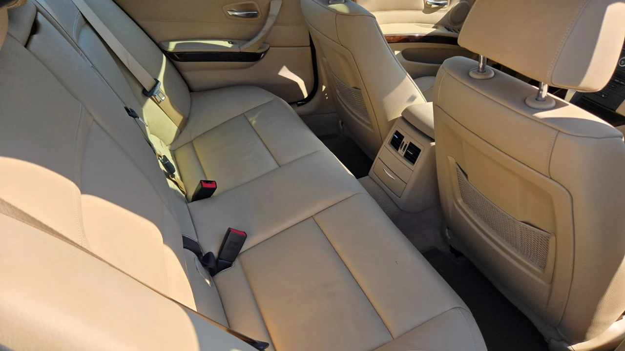 2009 BMW E90 3 Series Sedan - Image 15 of 20