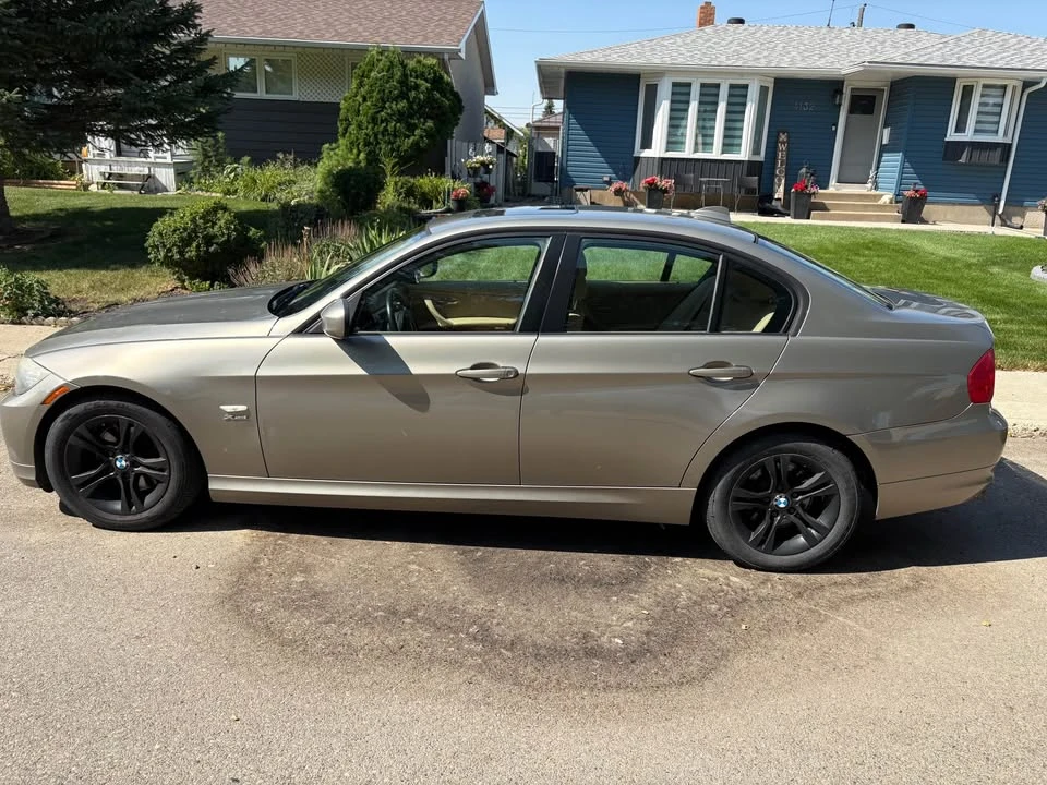 2009 BMW E90 3 Series Sedan - Image 2 of 7