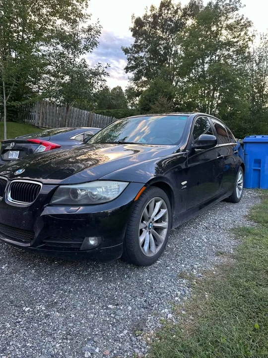 2009 BMW E90 3 Series Sedan - Image 2 of 6