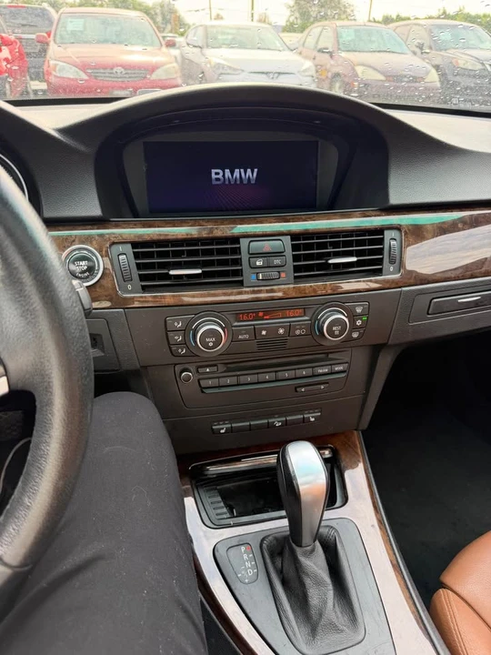 2009 BMW E90 3 Series Sedan - Image 10 of 11