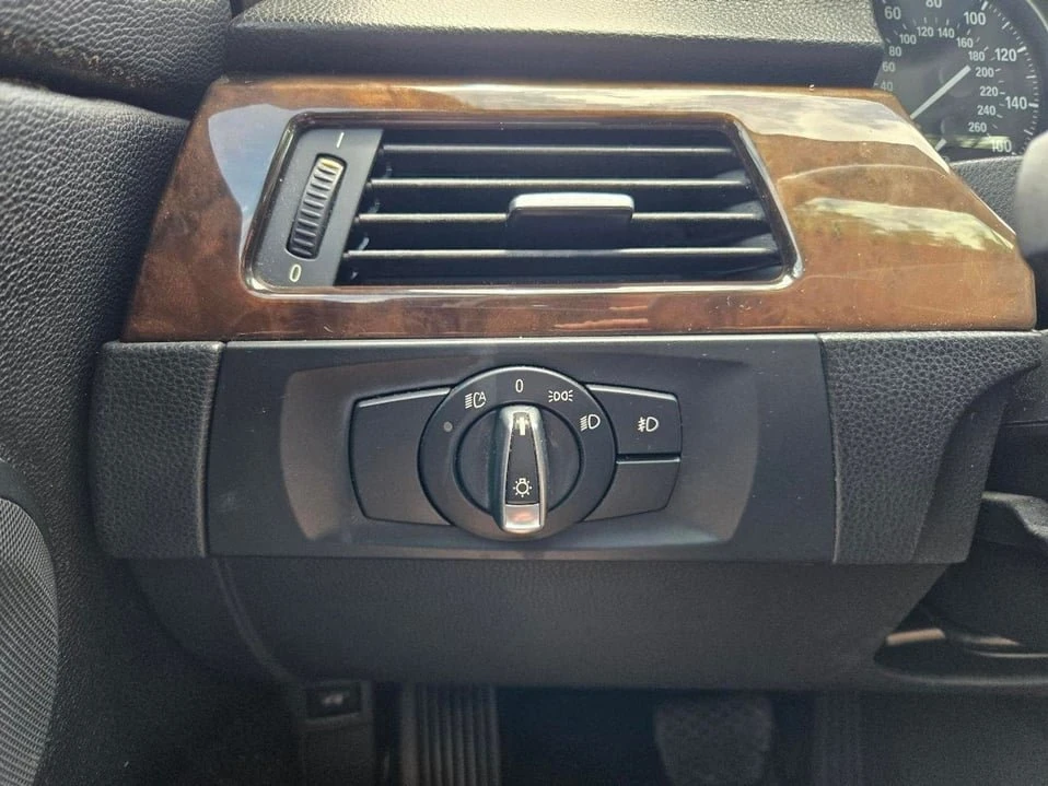 2009 BMW E90 3 Series Sedan - Image 18 of 20