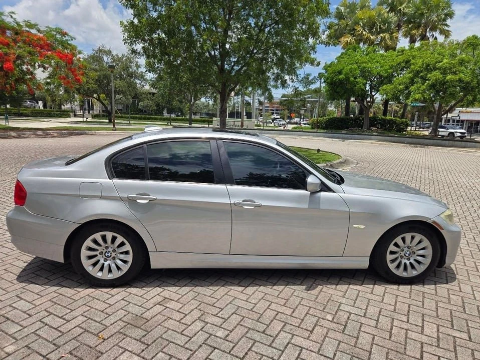 2009 BMW E90 3 Series Sedan - Image 8 of 20
