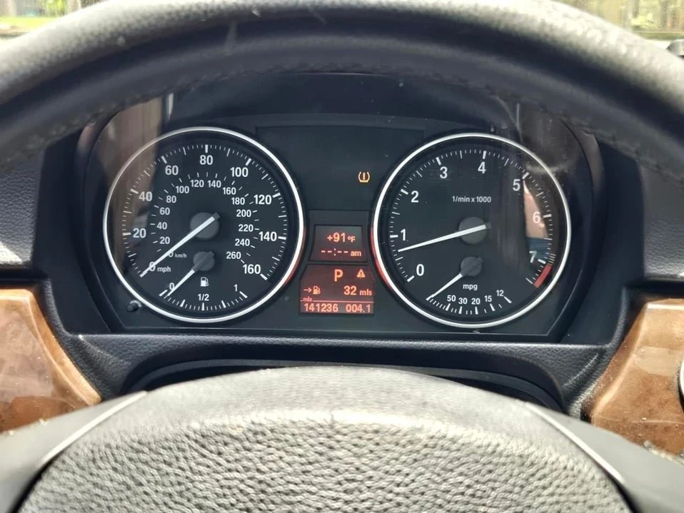 2009 BMW E90 3 Series Sedan - Image 11 of 20