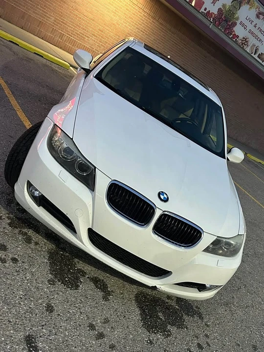 2009 BMW E90 3 Series Sedan - Image 4 of 5