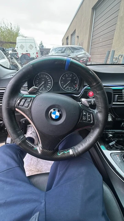 2009 BMW E90 3 Series Sedan - Image 5 of 5