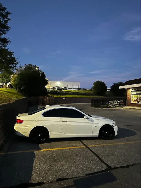 2009 BMW E90 3 Series Sedan - Image 6 of 13
