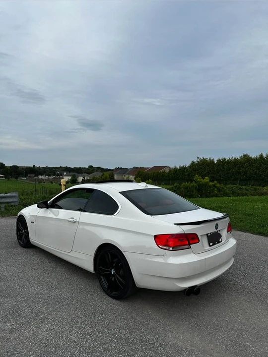 2009 BMW E90 3 Series Sedan - Image 4 of 13