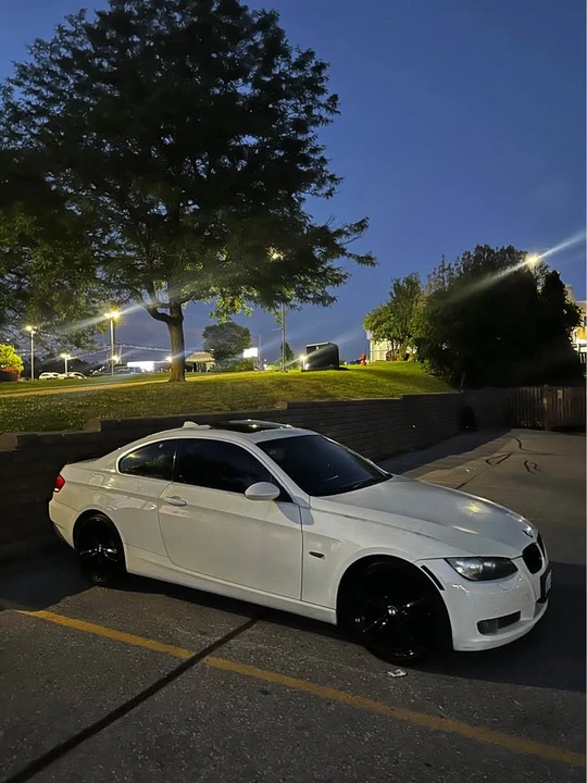 2009 BMW E90 3 Series Sedan - Image 5 of 13