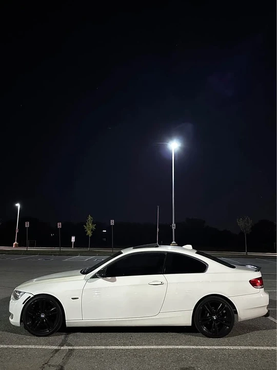 2009 BMW E90 3 Series Sedan - Image 3 of 13