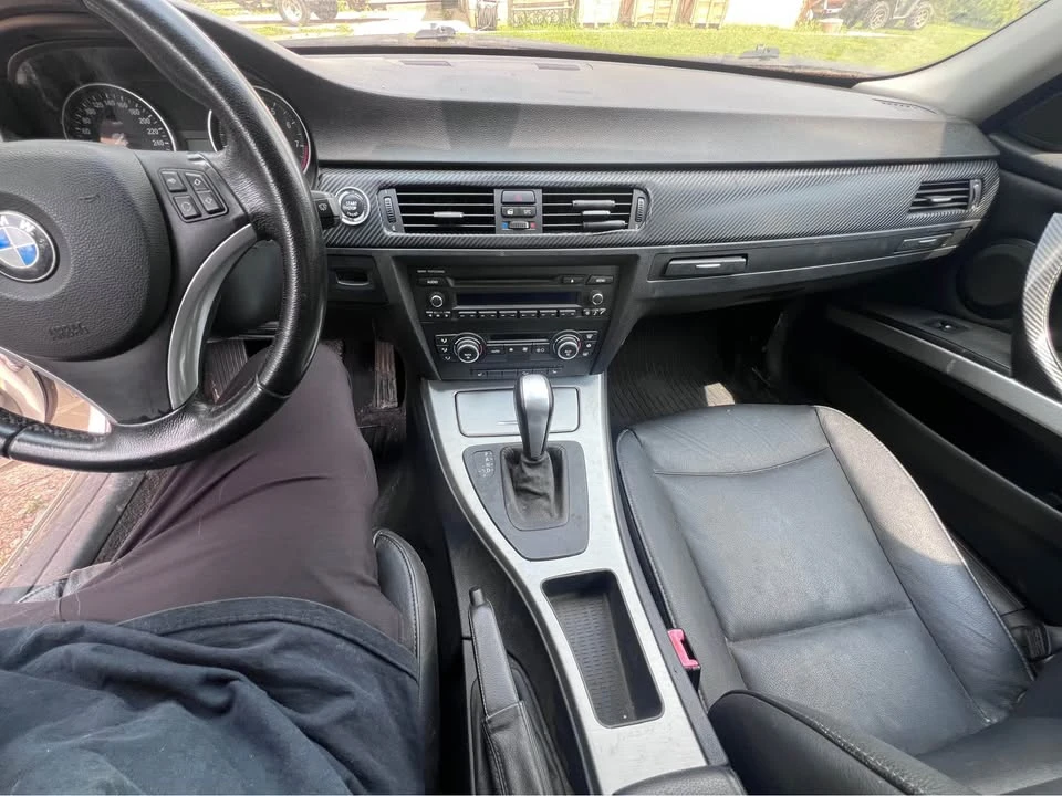 2009 BMW E90 3 Series Sedan - Image 12 of 15