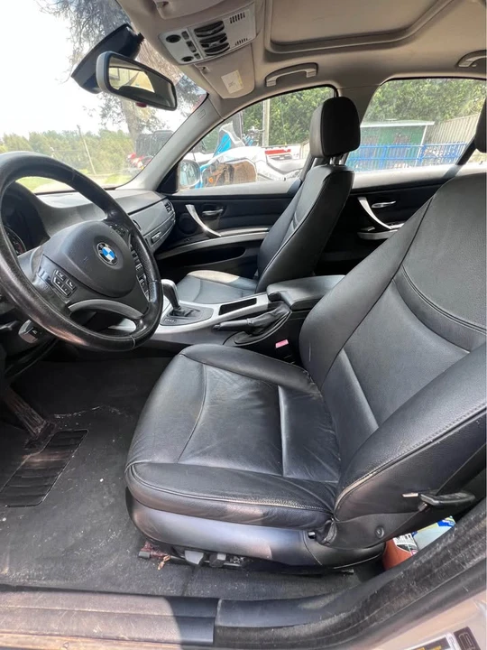 2009 BMW E90 3 Series Sedan - Image 11 of 15