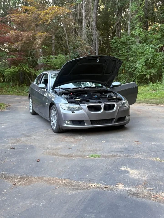 2009 BMW E90 3 Series Sedan - Image 2 of 4