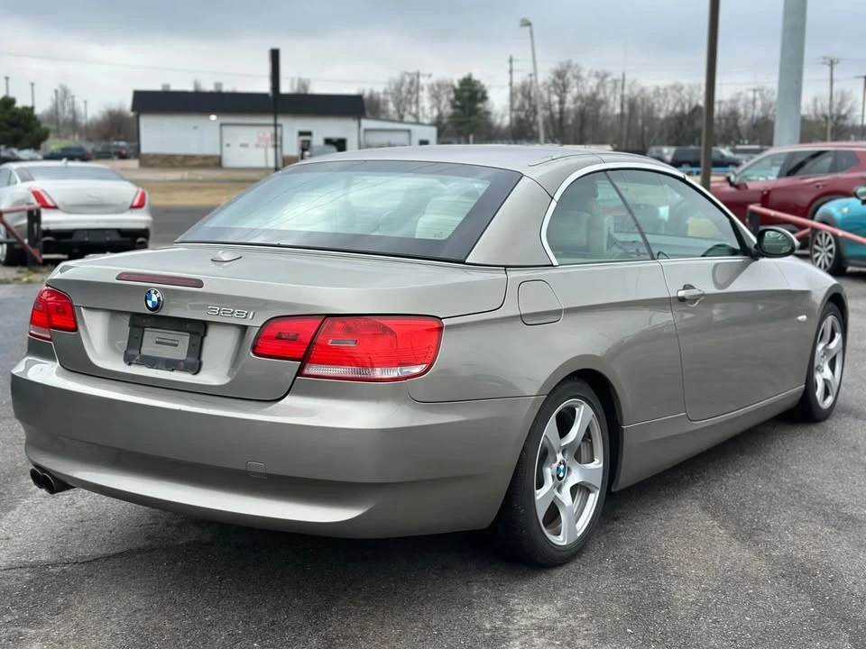 2009 BMW E90 3 Series Sedan - Image 11 of 20