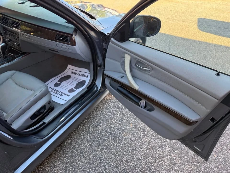 2009 BMW E90 3 Series Sedan - Image 19 of 20