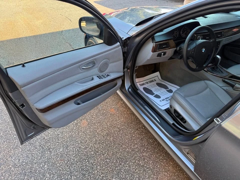 2009 BMW E90 3 Series Sedan - Image 9 of 20