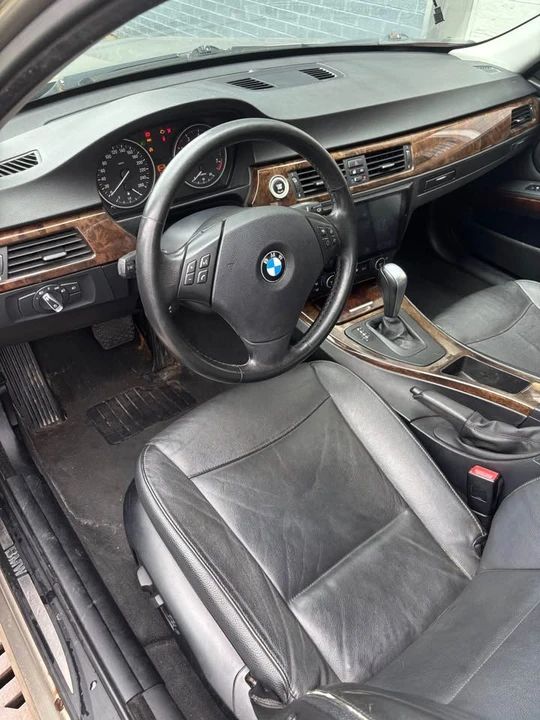 2009 BMW E90 3 Series Sedan - Image 5 of 7