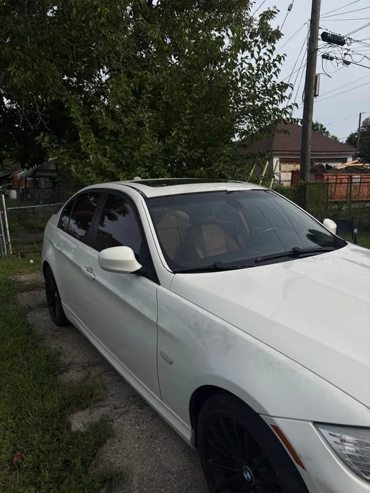 2009 BMW E90 3 Series Sedan - Image 3 of 7