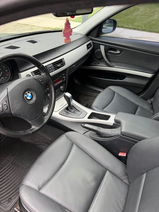 2009 BMW E90 3 Series Sedan - Image 3 of 5
