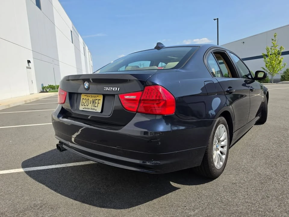2009 BMW E90 3 Series Sedan - Image 3 of 15
