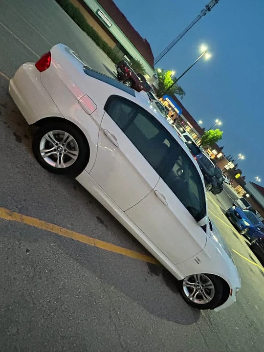 2009 BMW E90 3 Series Sedan - Image 3 of 5